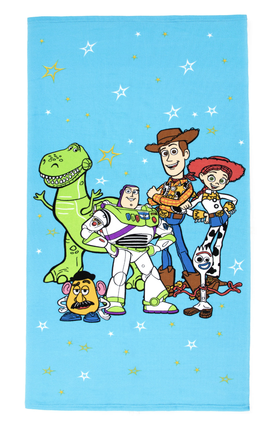 BEACH TOWEL 27"x54"- LICENSED CHARACTER BEACH TOWELS (SOLID PACKING 24 TOWELS PER CASE)